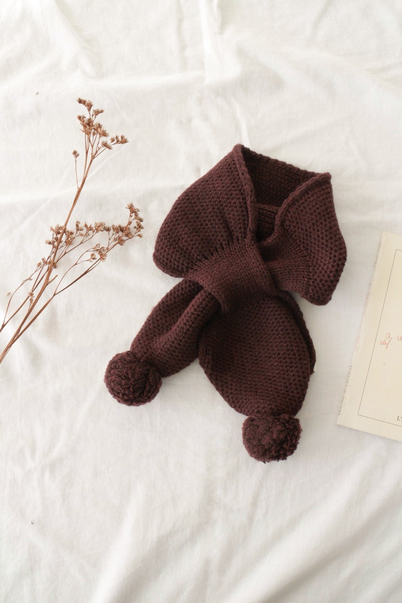 メリノウール キッズ マフラー 深みのあるブラン クロス仕様 ポンポン付き